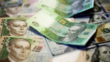 Уже не 28 за доллар: в Кабмине уточнили прогноз курса гривни на 2020