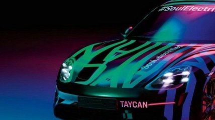 Официальный снимок электромобиля Taycan от Porsche 