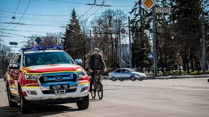 По Украине курсируют спецавтомобили, информирующие о карантине (Видео)