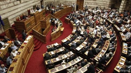 Парламент Греции одобрил законопроект о помощи кредиторов