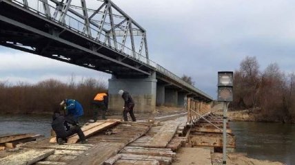 В Ровно задержали преступника, который сломал мост проехав по нему на грузовике