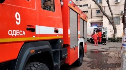 Спасатели на месте пожара в Одессе
