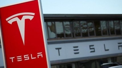 Tesla готовит к выпуску два новых электромобиля