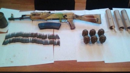СБУ обнаружила в Широкином схрон с оружием и боеприпасами