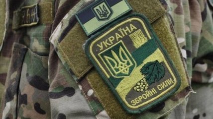Вооруженный боевик пробрался на позиции украинских военных и напал на бойца: подробности и фото