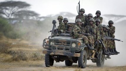 Авто с полицейскими подорвалось на взрывном устройстве в Кении: 12 погибших