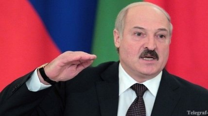 Лукашенко пообещал в 2013 году не девальвировать