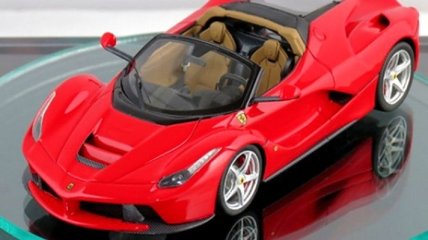 Открытый Ferrari LaFerrari презентовали в виде игрушки