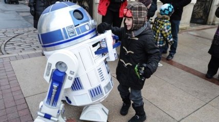 Новый робот-охранник — копия дроида R2-D2.