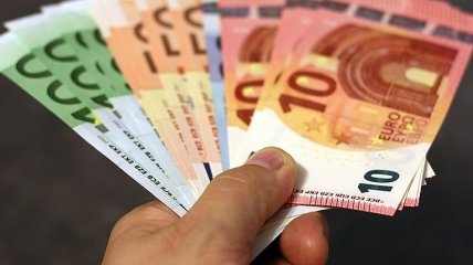 Курс валют 12 ноября: евро продолжает терять позиции