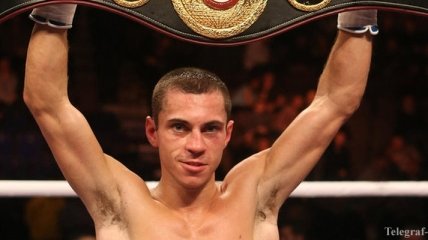 Британский боксер защитил титул WBA во 2-м легчайшем весе 