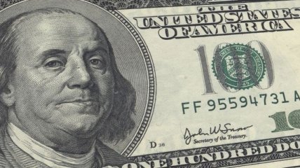 Курс доллара в четверг снижается на статистике из США