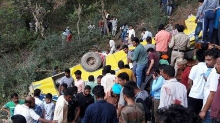 В Индии разбился автобус, много погибших