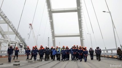 Порошенко сообщает о санкциях против причастных к Керченскому мосту