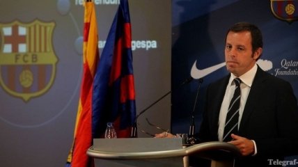 Президента "Барселоны" обвиняют в финансовых преступлениях