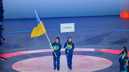 Украинский флаг на Открытии Паралимпиады-2026