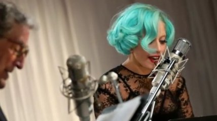 Леди Гага презентовала публике новую песню "Dope" (Видео)