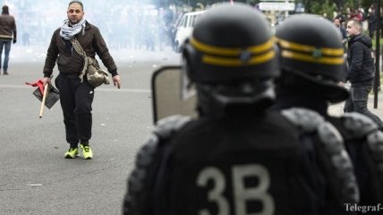 Во Франции полиция разогнала протестующих мигрантов