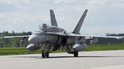 Канада направит в Польшу шесть истребителей CF-18