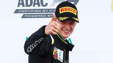 Сын Шумахера с переломом выступит на этапе Формулы-4 в Спа