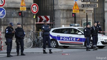 Нападение в Лувре: саперы не нашли в рюкзаке преступника взрывчатку
