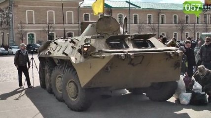 В Харькове волонтеры передали отремонтированный БТР 92-й ОМБ (Видео)