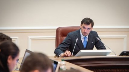 Кабмин одобрил отставку главу "Укрзализныци"