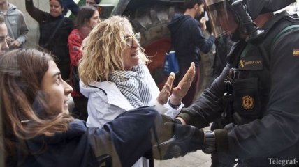 В результате беспорядков в Каталонии пострадали более 460 человек 