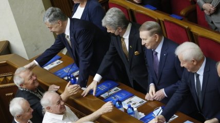 Конституцию Украины уже не спасти: почему главный закон неэффективен и причем тут Кучма с Морозом