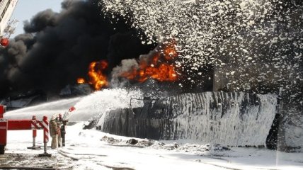 Масштабный пожар на нефтебазе под Киевом (Фото, Видео)