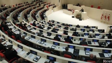 В Грузии партия меньшинства отказалась присутствовать в парламенте