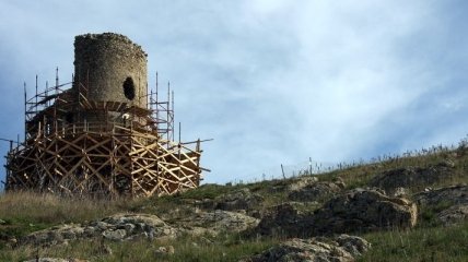 В Севастополе начали реставрацию средневековой крепости Чембало