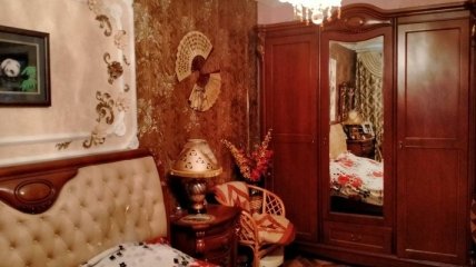 Вишенка на торте – панды над кроватью: сеть насмешили фото квартиры "харьковского барона"
