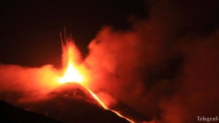 В Италии началось извержение самого большого вулкана в Европе