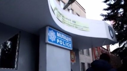 Милиционеры продолжают работать в Дебальцево (Видео)