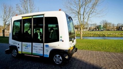 Финские инженеры тестируют беспилотный автобус 