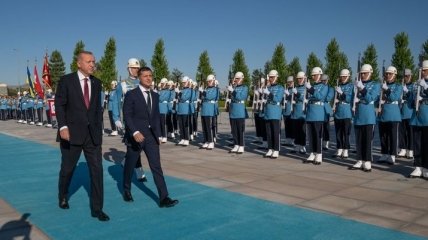 Итоги 7 августа: Зеленский в Турции, звонки Путину и Макрону, ЦИК