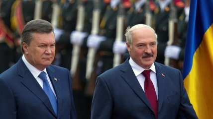 Віктор Янукович та Олександр Лукашенко (зліва направо)