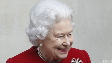 Королева Елизавета II возвращается к своим обязанностям