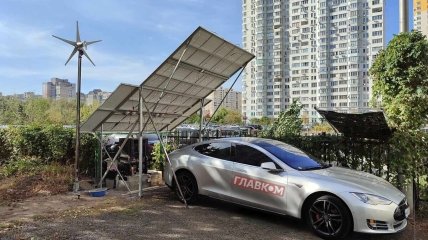 Tesla заряжается от альтернативных источников энергии