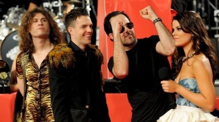 Обзор "UK Albums": 4-я вершина для The Killers  