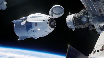 SpaceX отправила пилотируемый корабль Crew Dragon в первый полет к МКС (Видео)