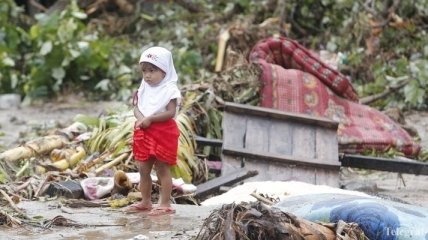Итоги 24 декабря: Поздравление Порошенко, драка Мосийчука и цунами в Индонезии