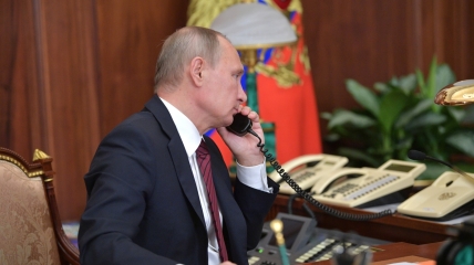 Президент РФ Володимир Путін і глава Європейської ради Шарль Мішель провели телефонну розмову