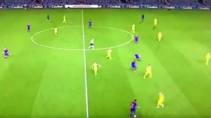 Нападающий "Барселоны" забил сумасшедший гол в стиле Рональдиньо (Видео)