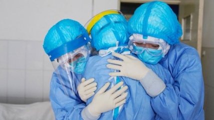 На Донеччині - дефіцит із захисними костюмами для лікарів