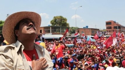 "Наследник" Чавеса проклял своих соперников  