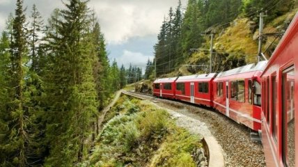 Путешествие не для слабонервных: самые страшные железные дороги со всего мира