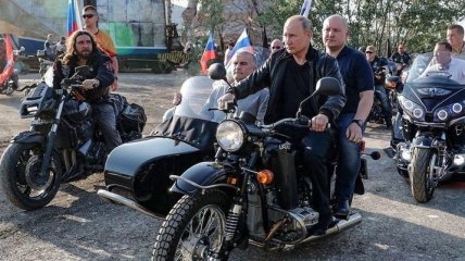 МИД Украины отреагировал на визит Путина с мотоклубом в Крым