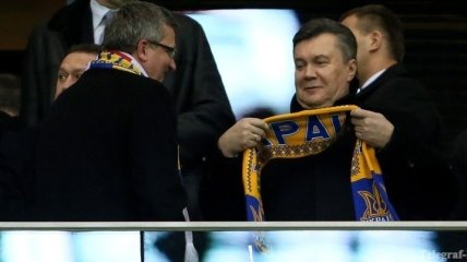 Виктор Янукович поздравил футболистов сборной Украины с победой